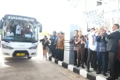 Lima Bus Diluncurkan Untuk Bangun Konektivitas Kupang-Timor Leste