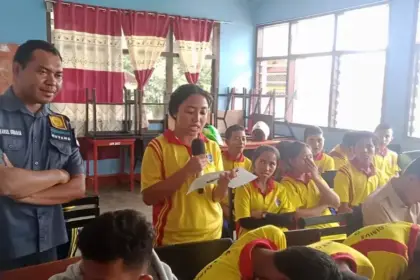 PBH Peradi Ruteng Lakukan Penyuluhan Hukum di SMK St Aloysius Ruteng, Siswa Antusias