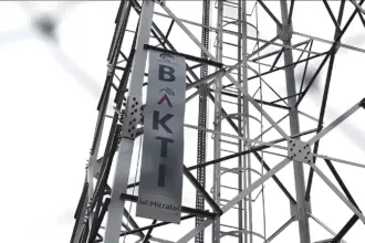 Jokowi Perintahkan Mahfud MD Lanjutkan Proyek Menara BTS 4G