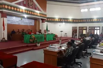 Setelah Mangkir Paripurna, Bupati Dan Wakil Bupati Manggarai Akhirnya Hadir