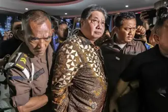 Pengawal Ancam Tembak Wartawan Saat Liput Airlangga Hartarto Usai Diperiksa Soal Kasus Ekspor Minyak Sawit