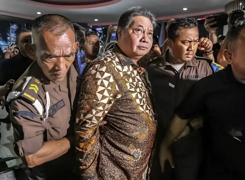 Pengawal Ancam Tembak Wartawan Saat Liput Airlangga Hartarto Usai Diperiksa Soal Kasus Ekspor Minyak Sawit
