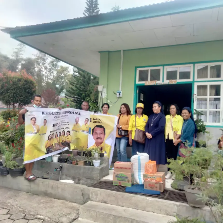 john nembo bagi sembako untuk anak yatim piatu