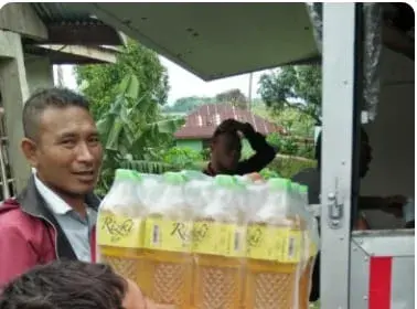 kegiatan bazar sembako murah di desa compang cibal