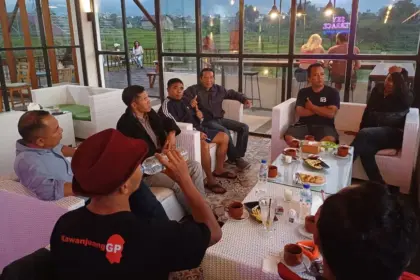 cabup thomas dohu bertemu komunitas KAIL